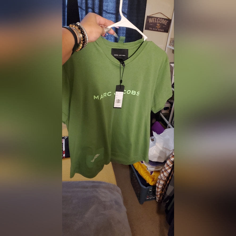 Marc jacobs XL T- Shirt with tags never worn Green